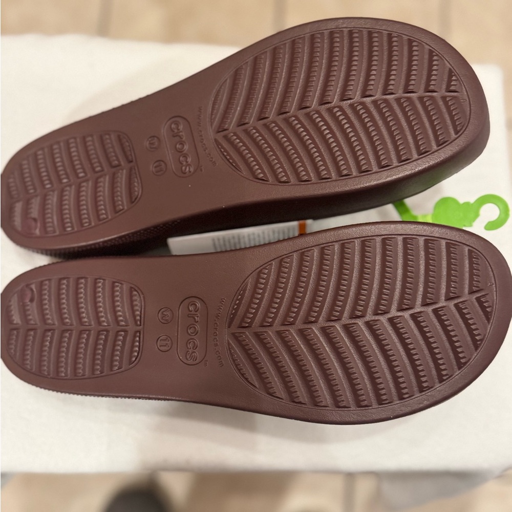 Crocs Classic Platform Slides Women Size 11 Dark Cherry Retro Sandals Beach - Picture 4 of 8